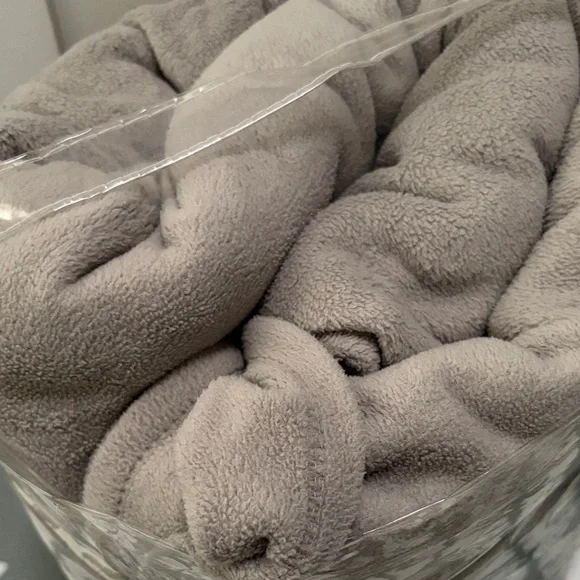 Cuddl Duds Soft Gray Fleece Blanket King - Picture 6 of 6